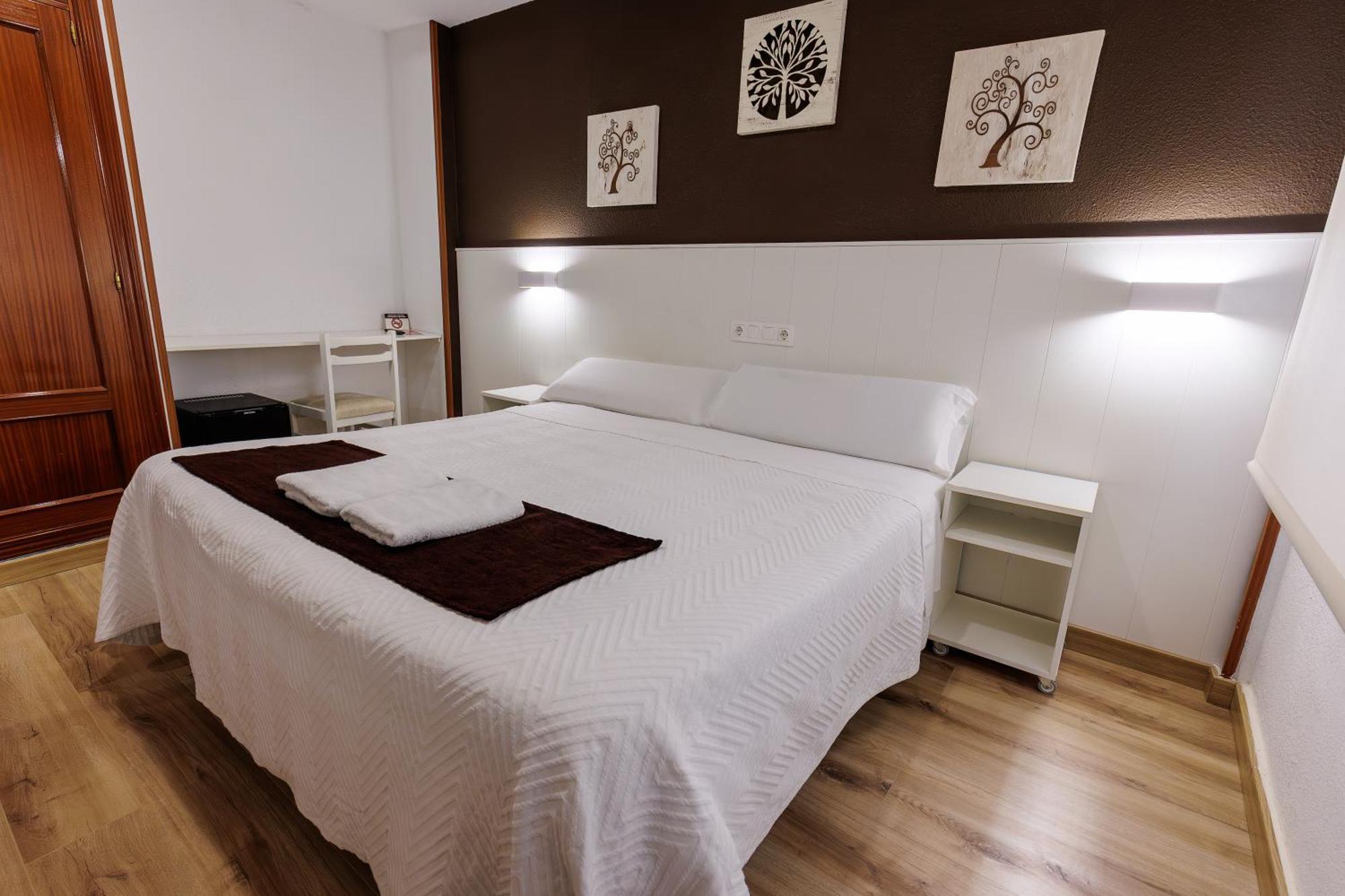 Hostal Gran Via Pinto Esterno foto